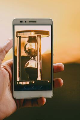 A Mobiltelefon és a stressz: Hogyan kezeljük hatékonyan a digitális jelenlétet?