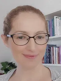 Selmecziné Valach Renáta