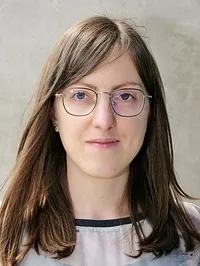 Holló Mária
