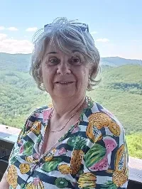 Holló Márta