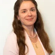 Karsai Dóra