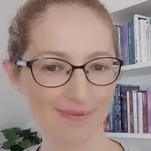 Selmecziné Valach Renáta